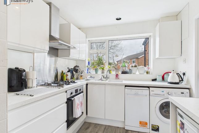 45 Copsleigh Close, Redhill photo 4