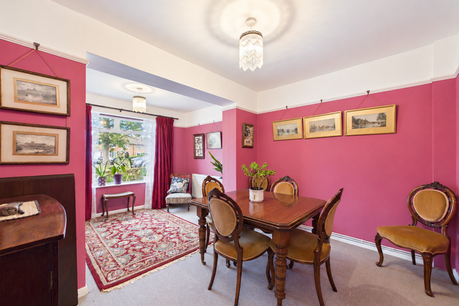 23 Fairway, Princes Risborough photo 2