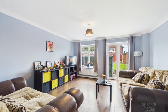 14 Peters Walk, Coventry photo 3