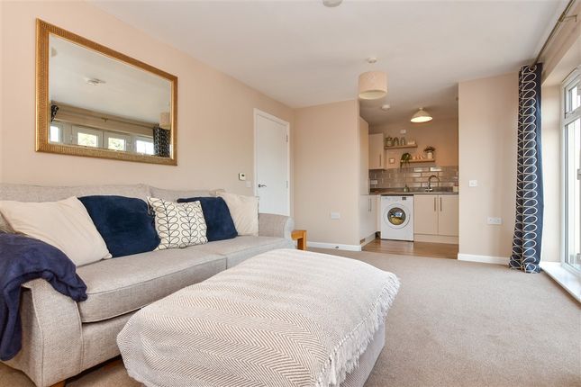 Elliot Way, Deal photo 4