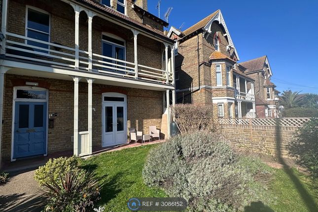 Studio flat on Carlton House Westgate Bay Avenue, Westgate-On-Sea, £750/mo