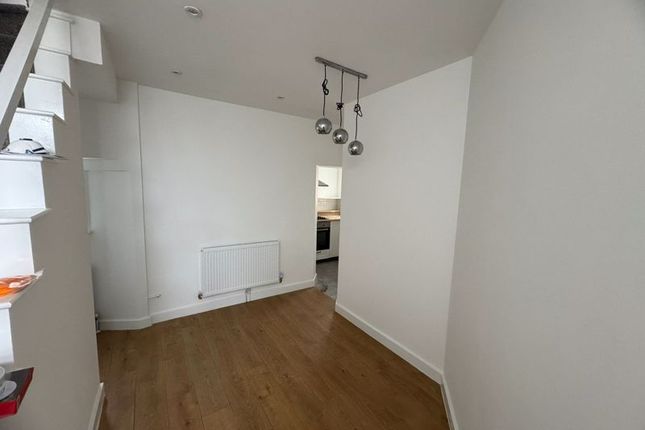 1, Common Road, Huddersfield photo 4