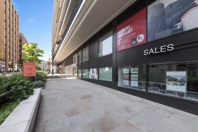 Flat for sale in The Leonard, Riverscape, London
