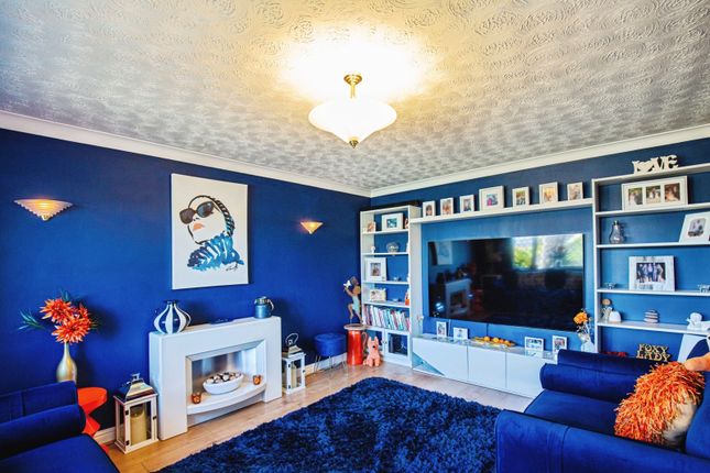 18, Thornbank, Lancashire photo 3