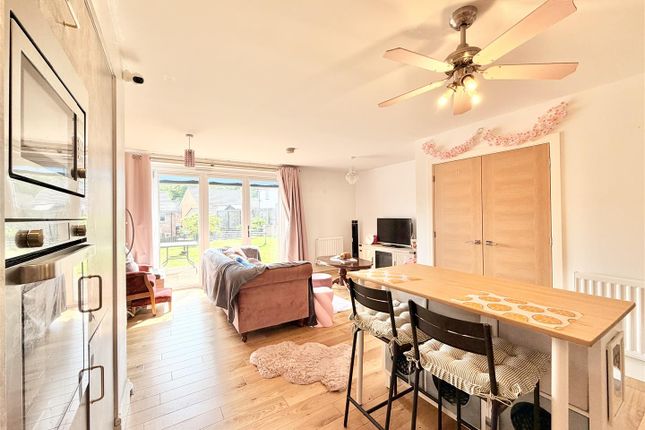 12, Castlehill Crescent, Hamilton photo 2