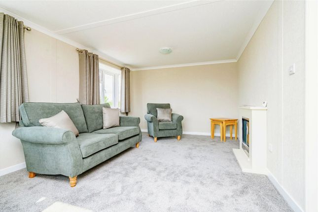 Plot 32,, Hillcrest Caravan Site, Woodside photo 4