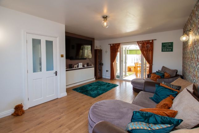4, Carters Garth Close, Louth photo 4