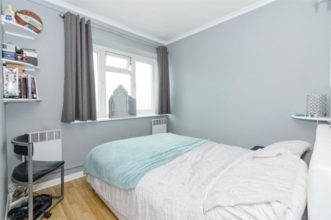 Flat for sale in Bruce Avenue, Worthing