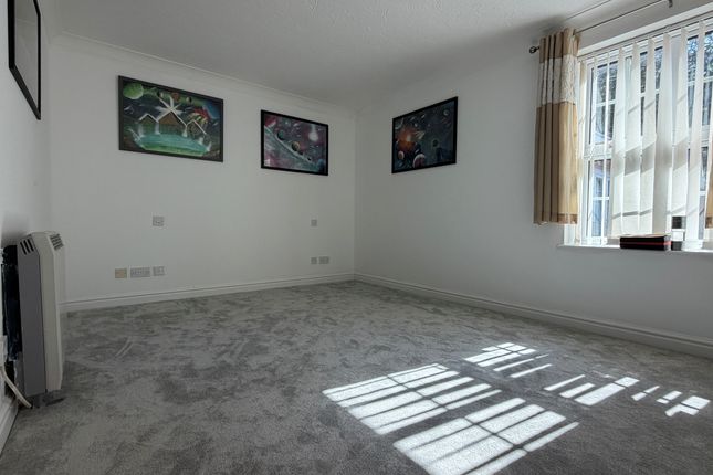 Flat 81, Bristol photo 2