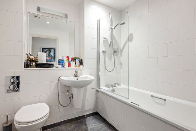82 Roden Court, 115, Hornsey Lane, London photo 4