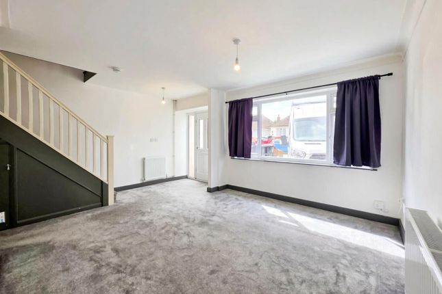 31, Grove Hill, Leigh-On-Sea photo 3