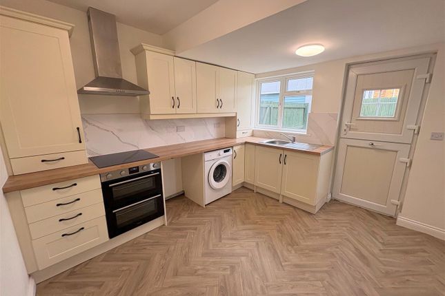 16, Cornwall Avenue, Darlington photo 2