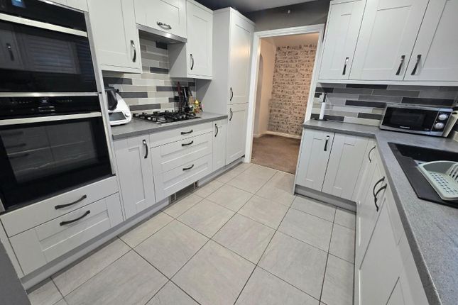 83, Chestnut Drive, Darlington photo 3