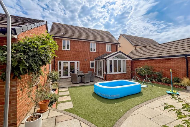 3, Upperton Grove, Littlehampton photo 2