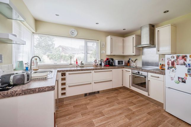 6, Howards Way, Norwich photo 4