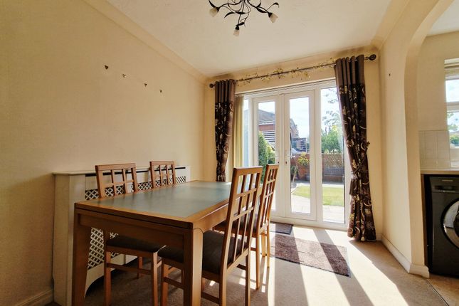 2, Heatherfield Place, Ashton-On-Ribble photo 4