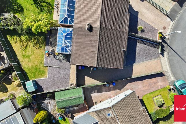 32 Platts Drive, Manchester photo 2