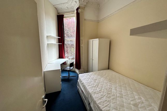 A Spacious And Well-Lit Double Bedroom, Perfect Fo...