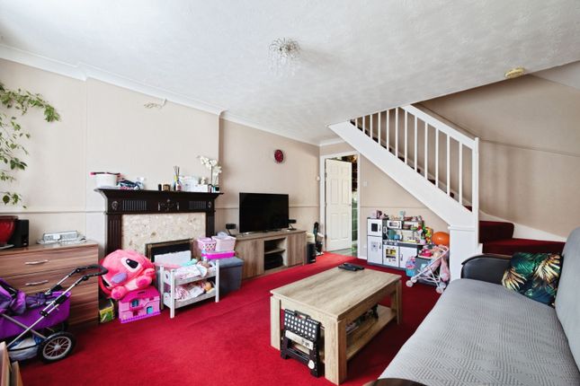 109, Grove Road, Romford photo 3