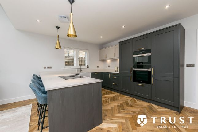 17 Tinker Lane, Huddersfield photo 4