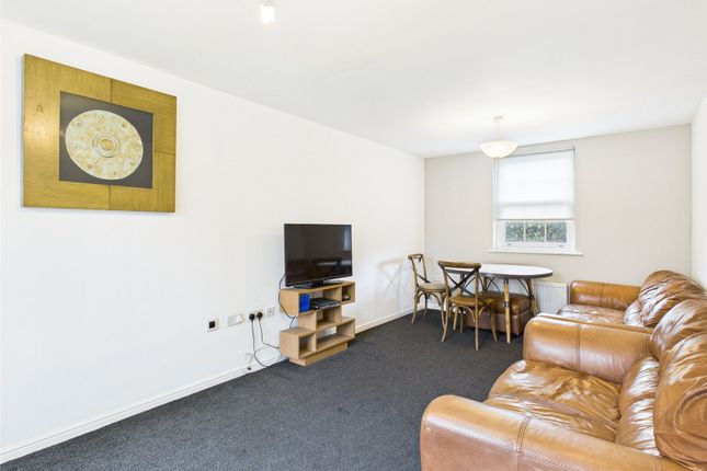 10, Hazel Way, Brockworth photo 2