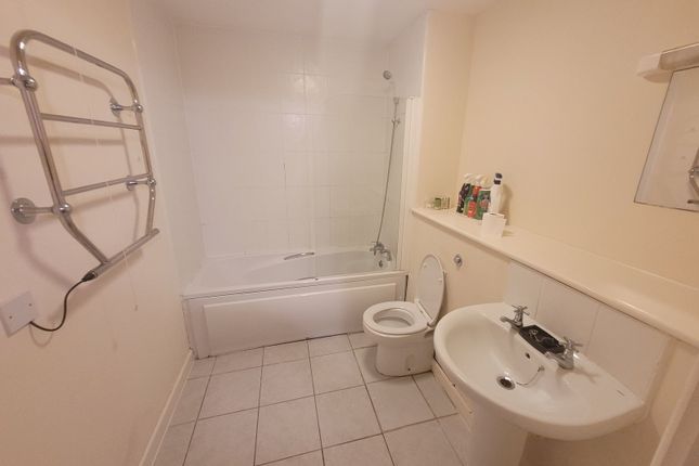 Apartment 33, Salubrious Court, Swansea photo 3