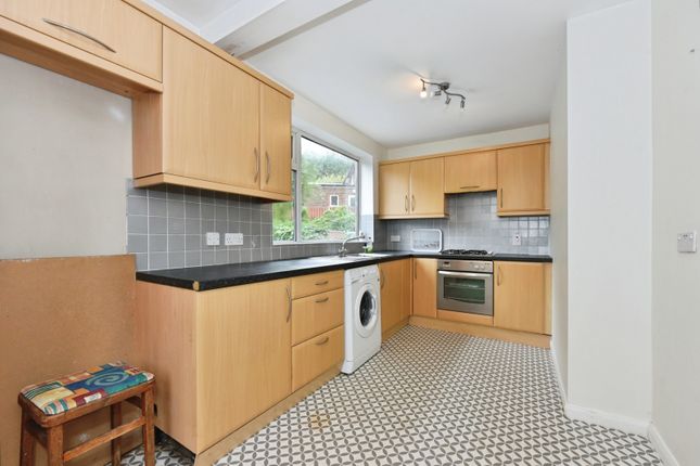 46, Peakdale Crescent, South Yorkshire photo 2