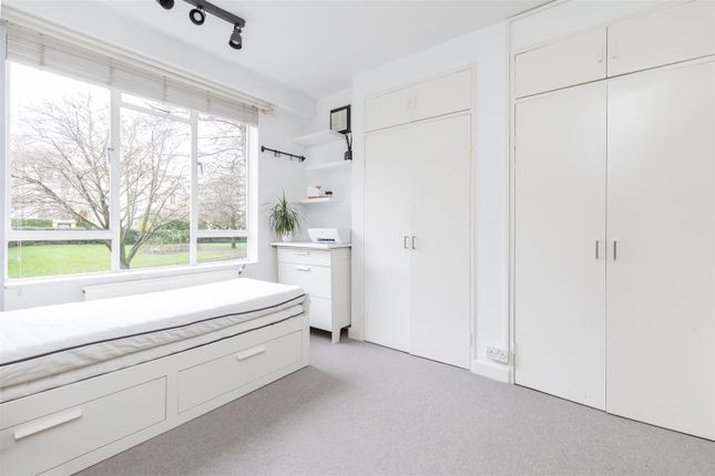 20, John Aird Court, London photo 4