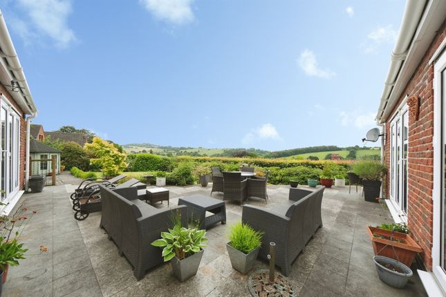 Longbourne, Queens Drive, Belper photo 4