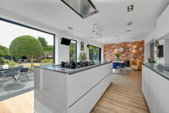 36 Cherry Orchard Road,, West Molesey, Surrey photo 3