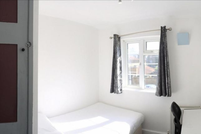 Thumbnail Room to rent in Causton Cottages, Galsworthy Avenue, London