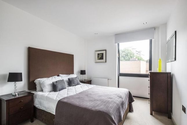 Flat 2, Lattice House, 20 Alie Street, London photo 4