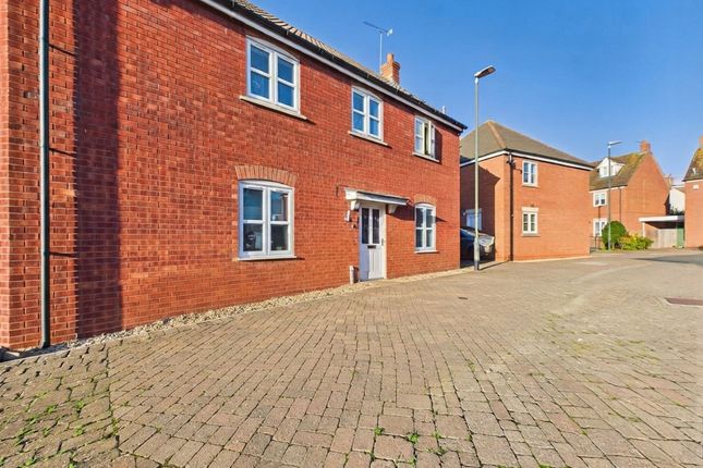 6 Redwing Close, Tewkesbury photo 3