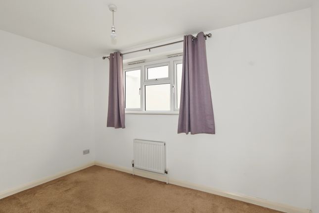 Flat1 13b, Molesey Road, Hersham Village photo 4