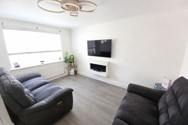 28, Dickens Way, Crook photo 2