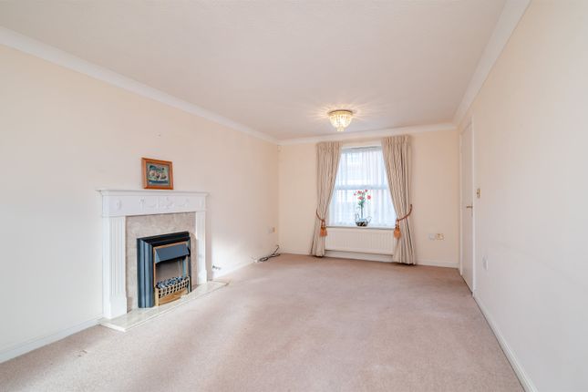 102, St. Lawrence Park, Chepstow photo 4