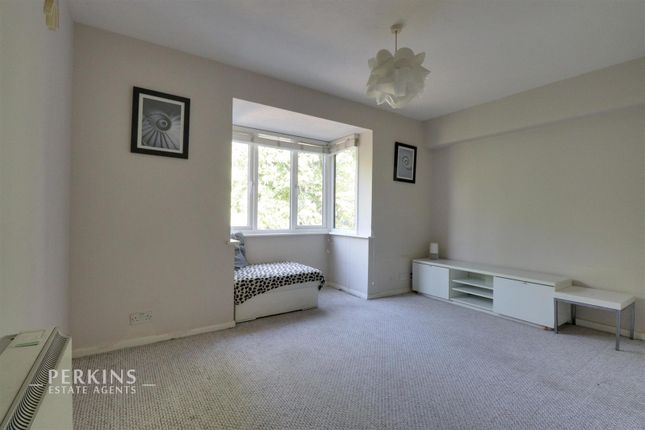 4, Cubitt Square, Southall photo 2