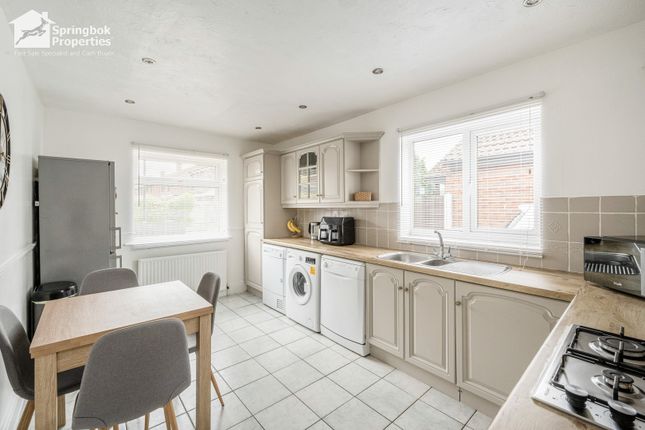 27, Blue Bell Court, Doncaster photo 4