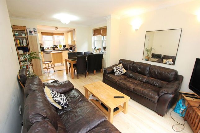 13, Louisa Gardens, London photo 2