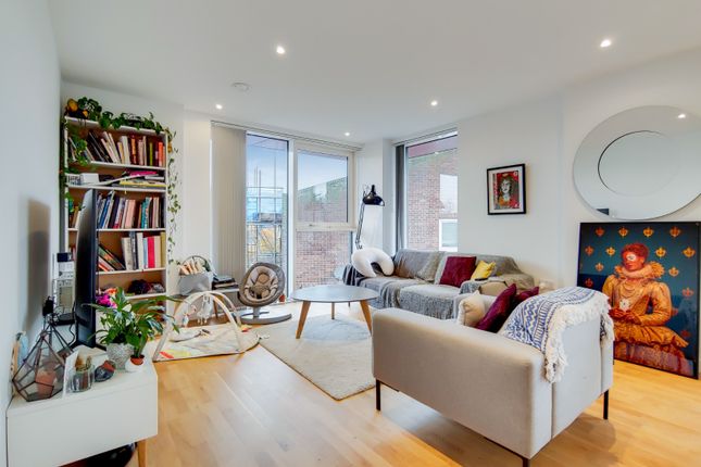 Thumbnail Flat for sale in Carriage Way, London
