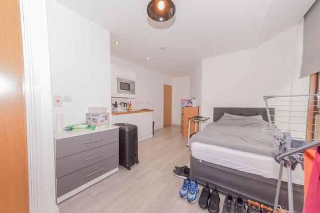 Apartment 6 - 4, James Street, Bradford photo 3