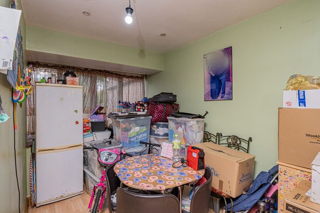 133, Lansbury Drive, Hayes photo 4