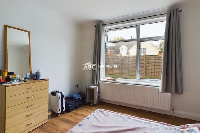 Mountaire Court, Flat 18, Highfield Avenue, London photo 4