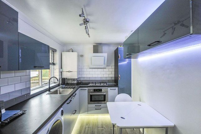 Flat A, Millennium Court, London photo 3
