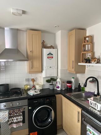 Flat 2, 21, Page Road, Feltham photo 4