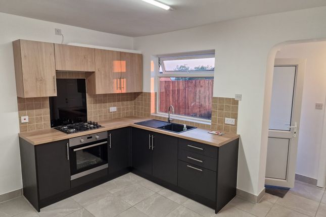 153, Oversetts Road, Swadlincote photo 2