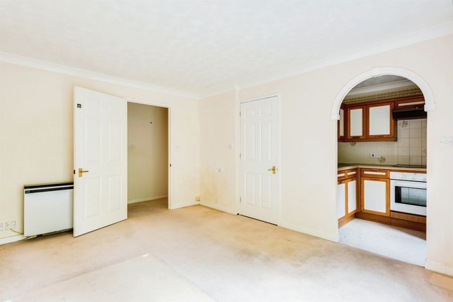 Cygnet Court, 11, Caldecott Road, Abingdon photo 3