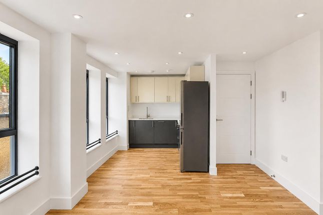 10, North Gate House, 718-722 Seven Sisters Road, London photo 5