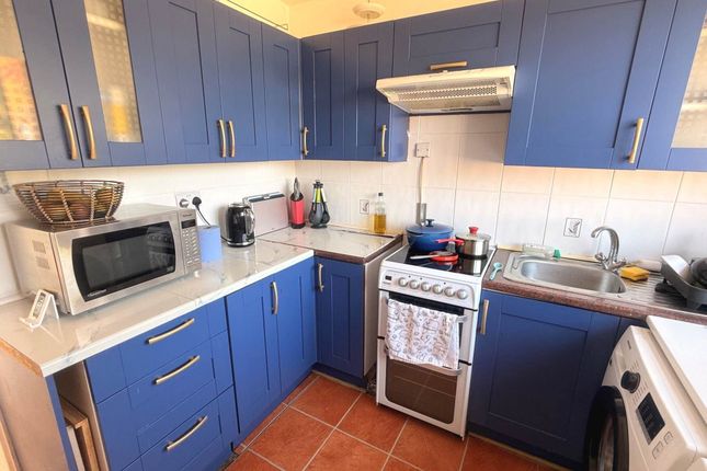 16, Green Walk, Leicester photo 4