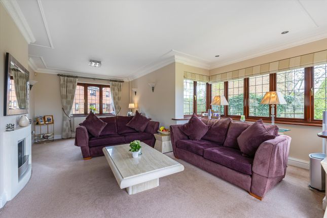3, Anners Close, Egham photo 4